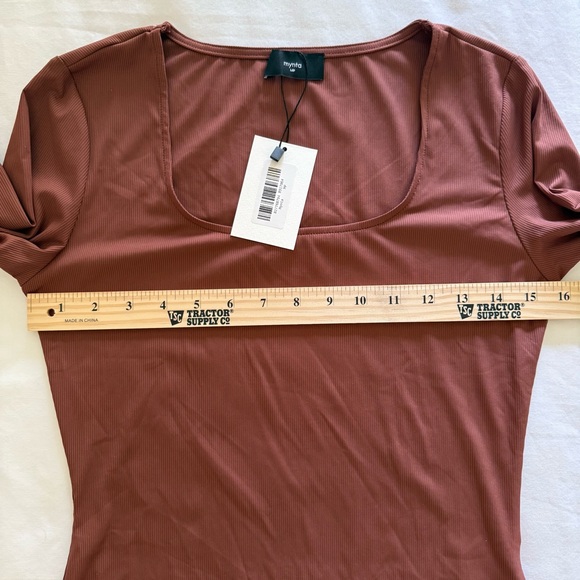 NEW MYNTA Ribbed Long Sleeve  Bodysuit Brown Size Medium Petite NWT - Picture 3 of 8